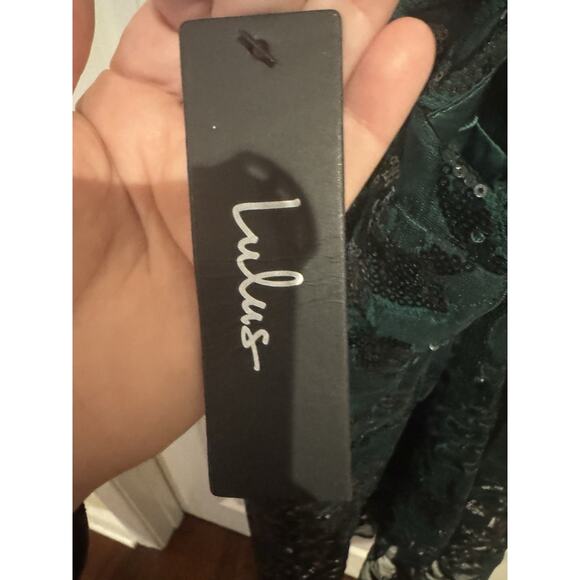 Lulu’s NWT emerald green sequence mini party dress - Picture 3 of 10